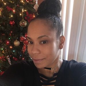 Meet your Posher, Dayana